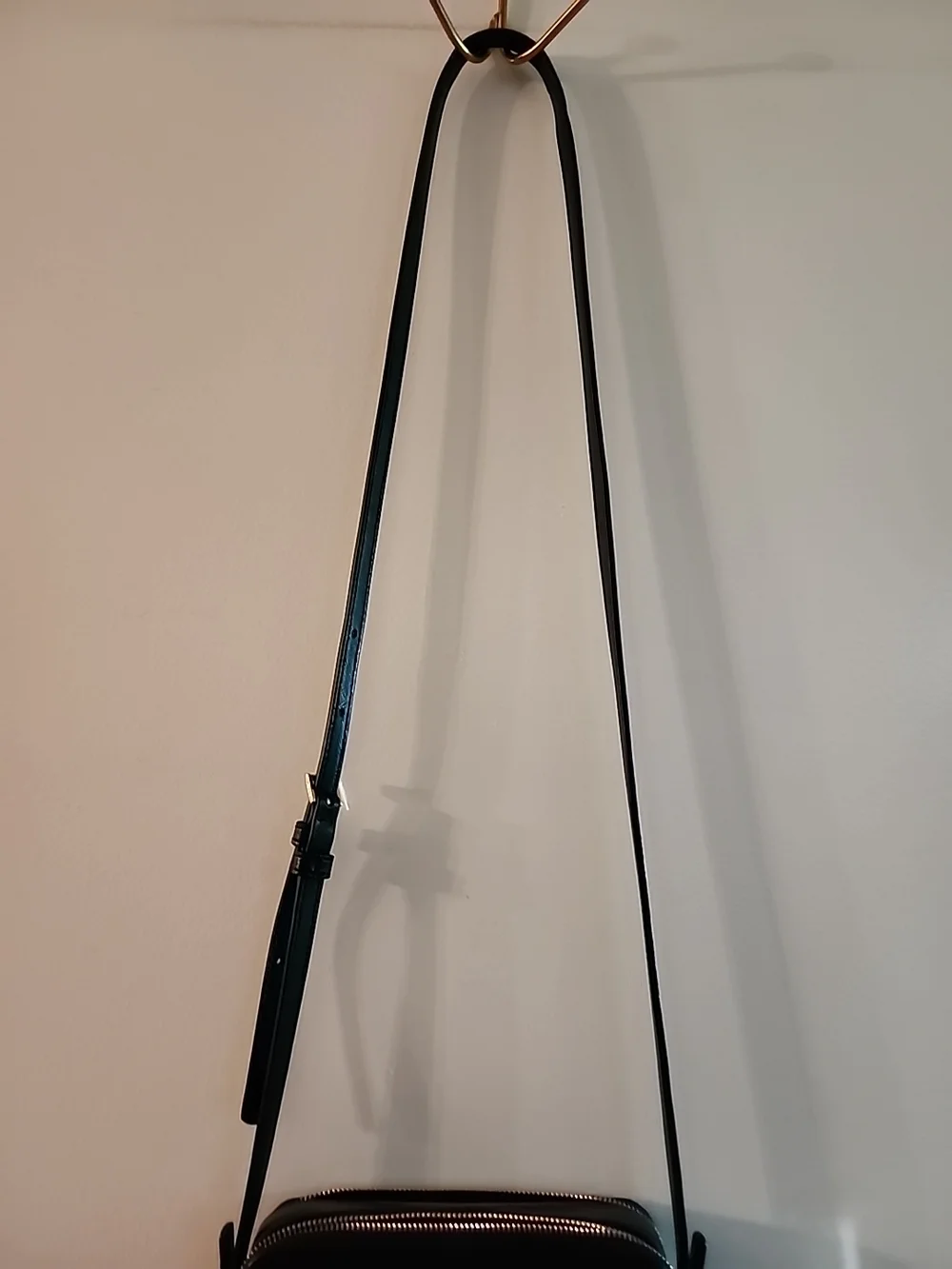 Kate Spade Lauren Black Saffiano Leather Camera Crossbody with Gold Accent - Picture 2 of 13